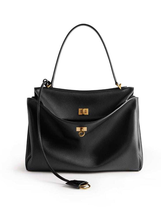 Eira Classic Shoulder Bag